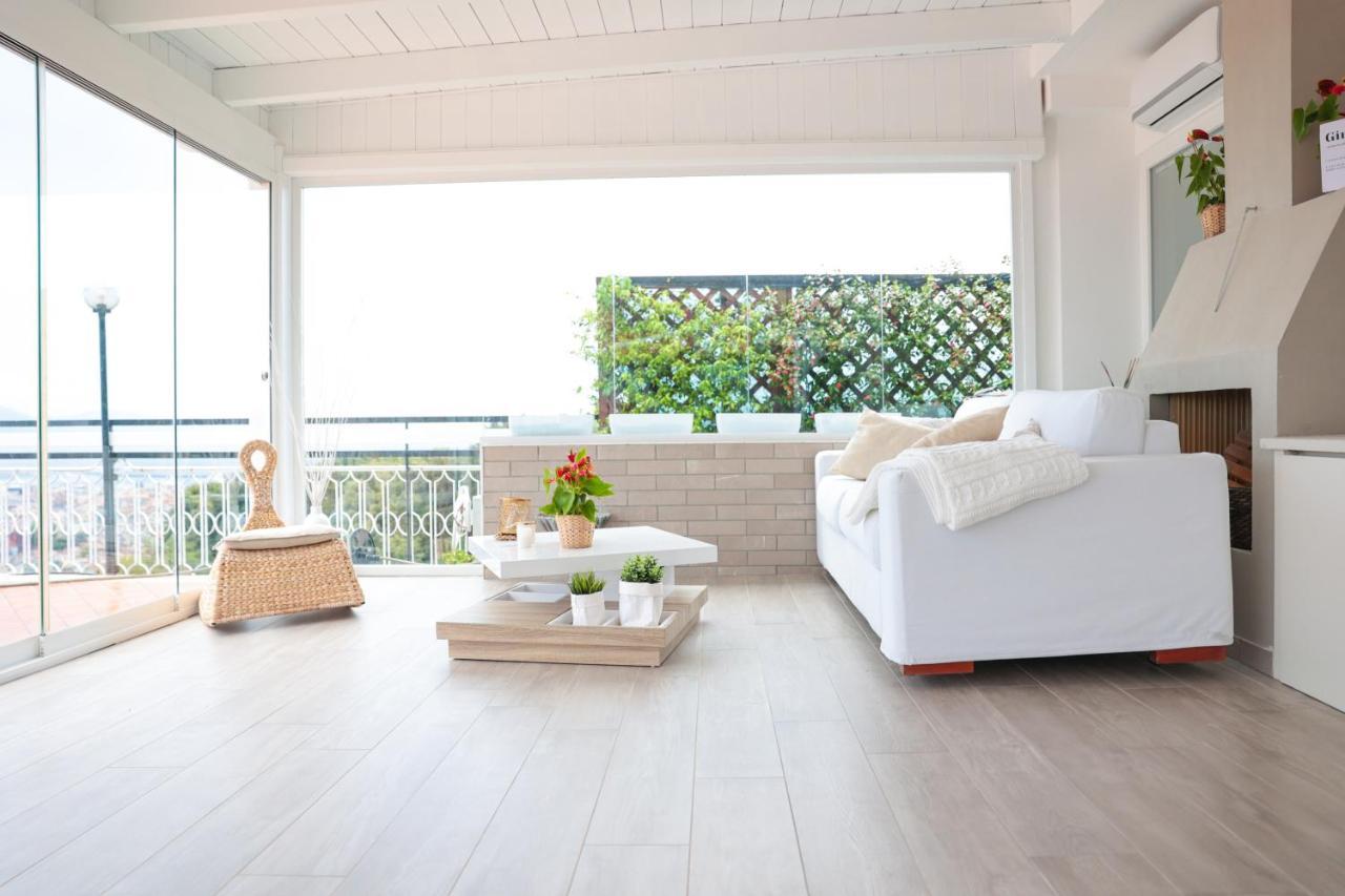 Terrazza Paradiso Luxury Rooftop Наполи Екстериор снимка