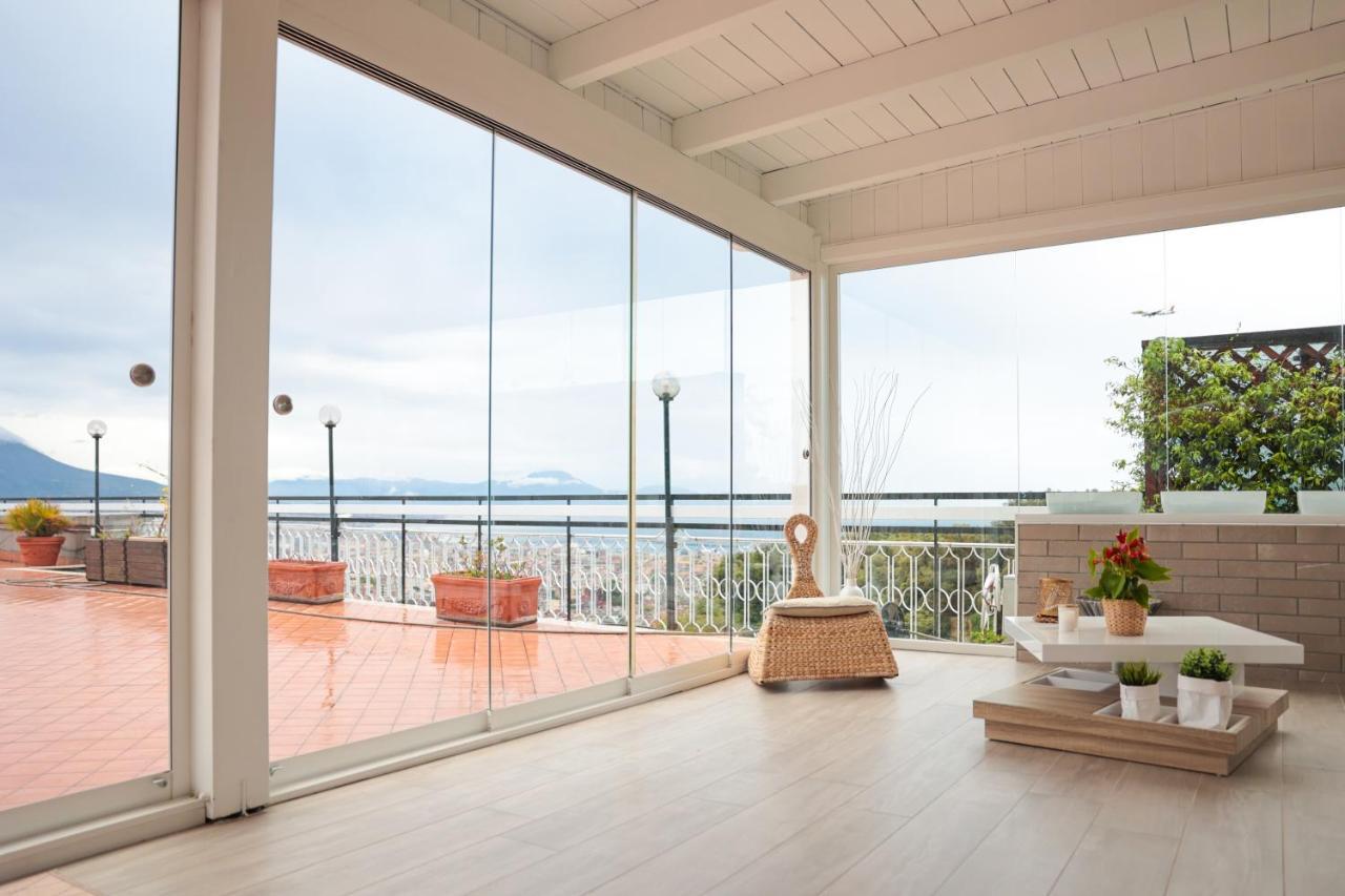 Terrazza Paradiso Luxury Rooftop Наполи Екстериор снимка