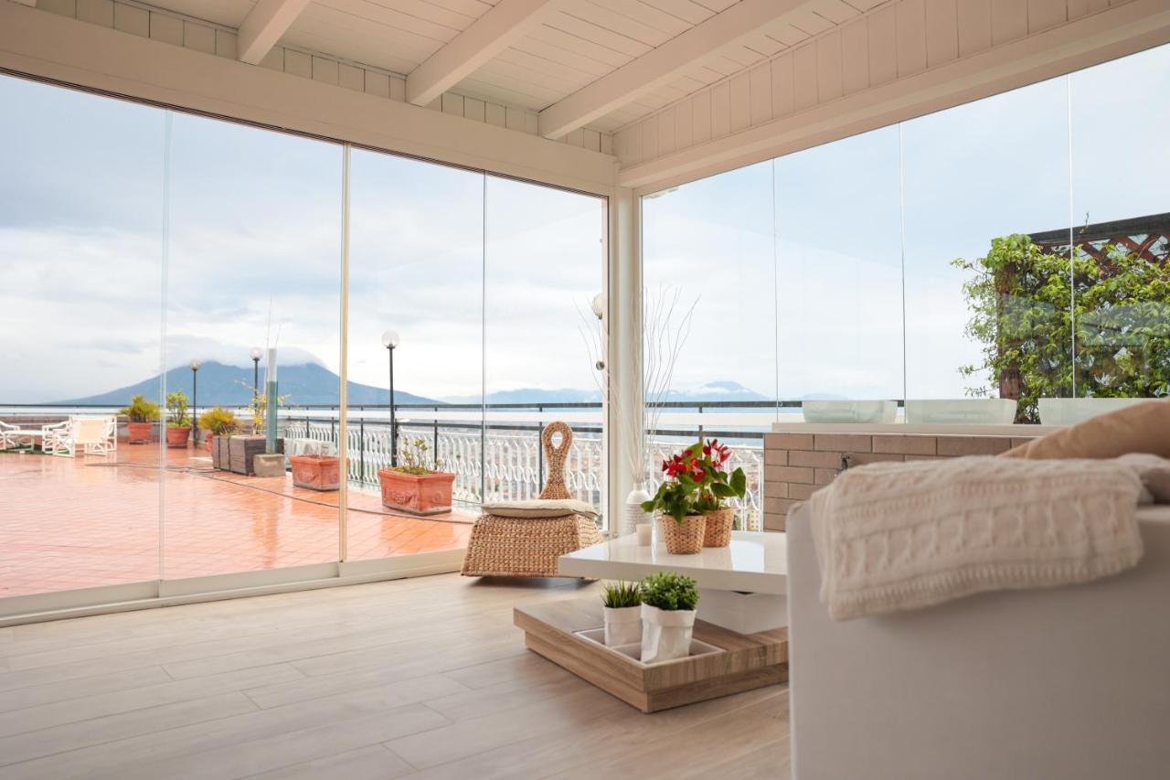 Terrazza Paradiso Luxury Rooftop Наполи Екстериор снимка